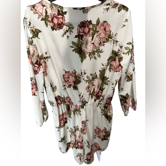 Love Tree Floral Lace Wrap romper - Picture 3 of 6